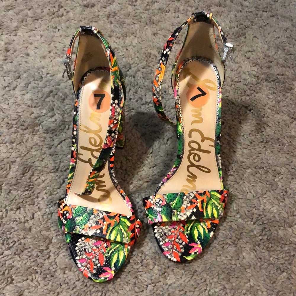 Bright Multi Blooming Cactus Yaro heels -NWOTs
